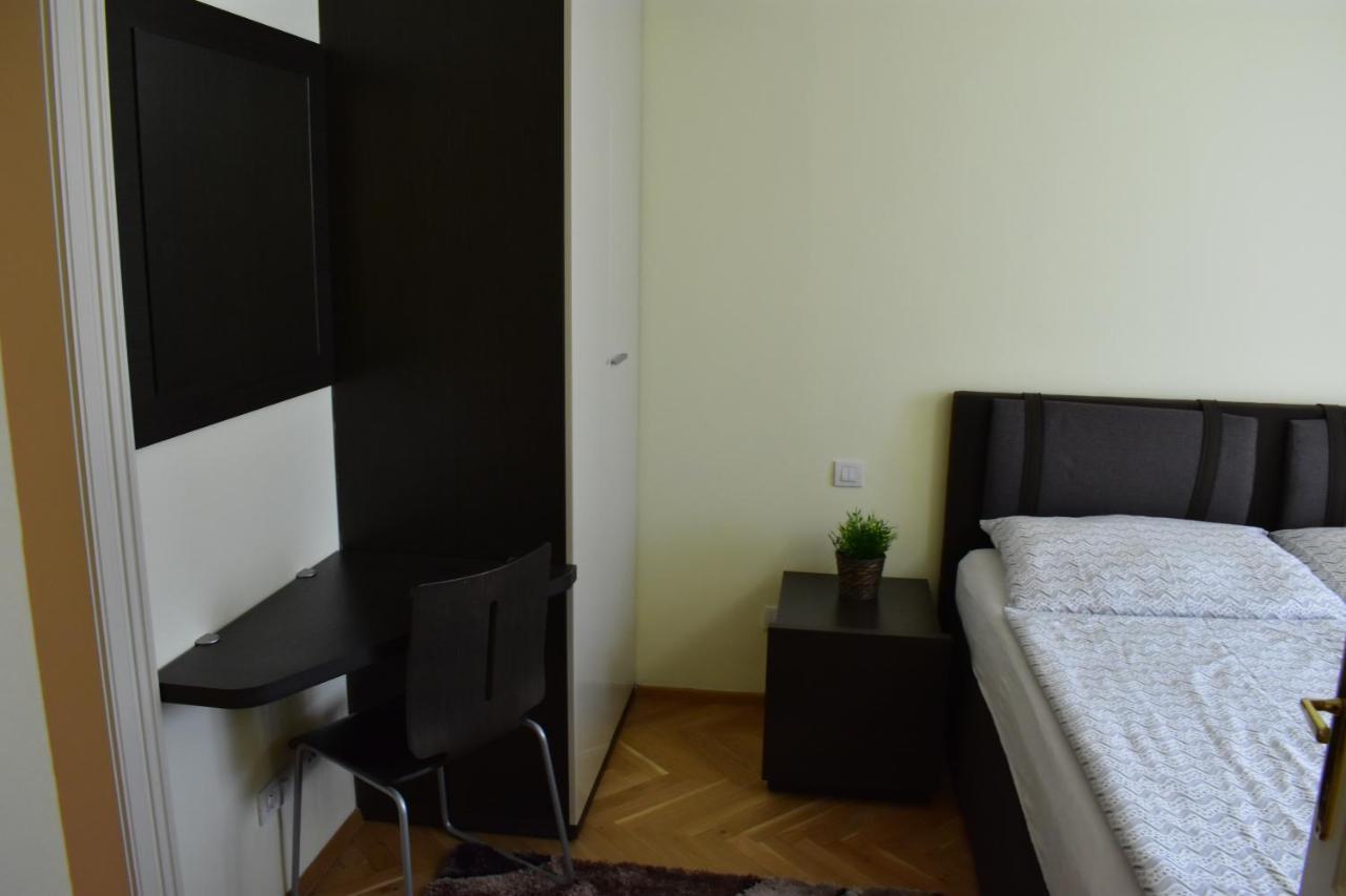 Apartment Vikroria - Halkova 5 Prag Exterior foto