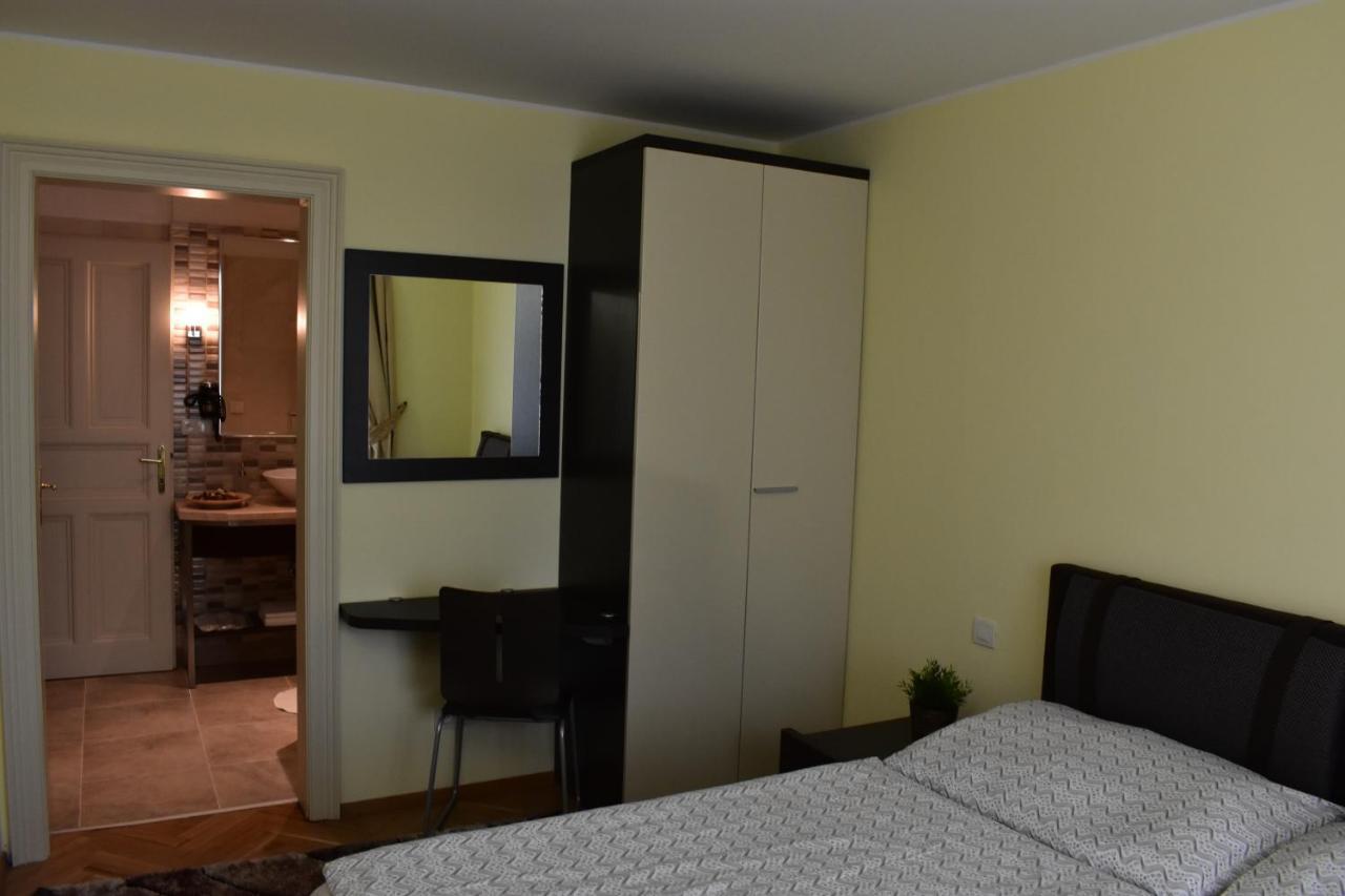 Apartment Vikroria - Halkova 5 Prag Exterior foto