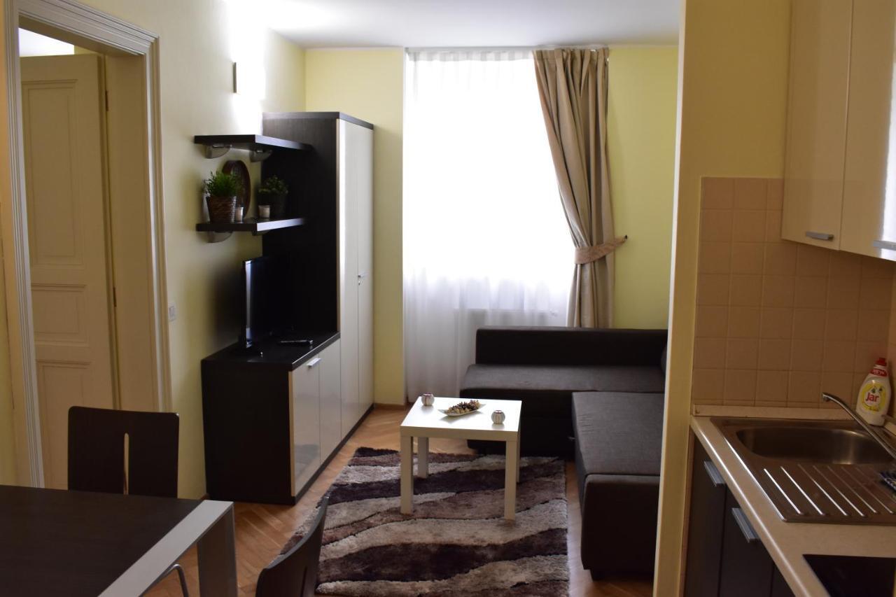 Apartment Vikroria - Halkova 5 Prag Exterior foto