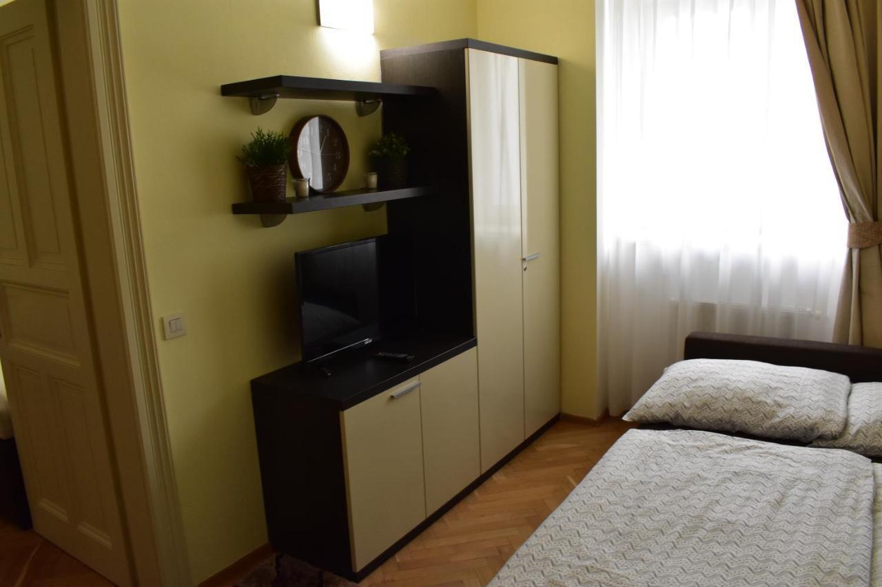Apartment Vikroria - Halkova 5 Prag Exterior foto
